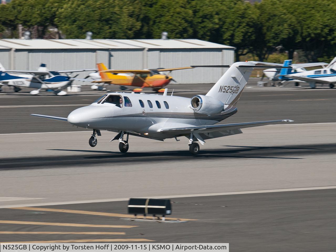 N525GB, 1997 Cessna 525 CitationJet C/N 525-0232, N525GB arriving on RWY 21
