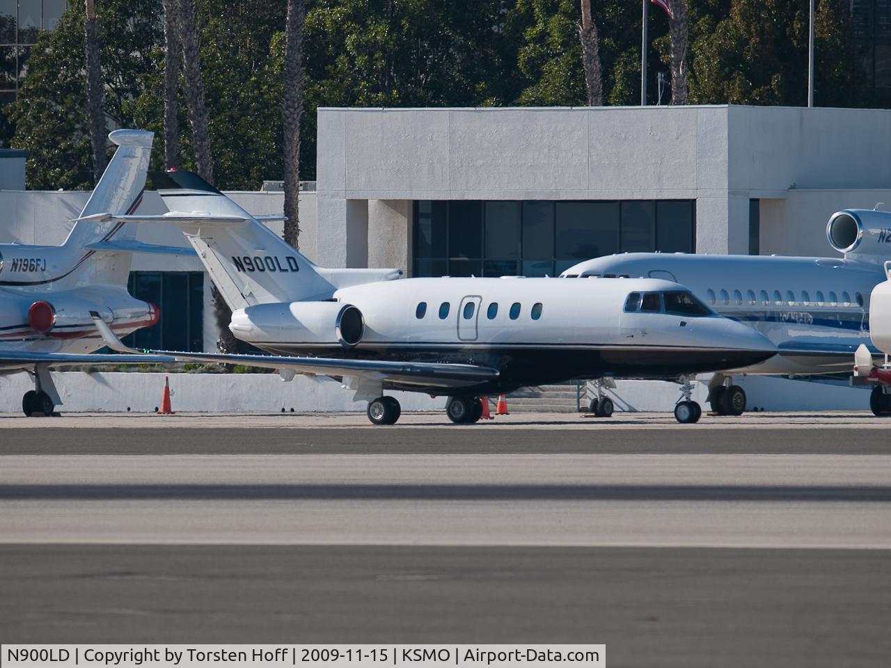 N900LD, 2007 Hawker Beechcraft 900XP C/N HA-0008, N900LD taxiing