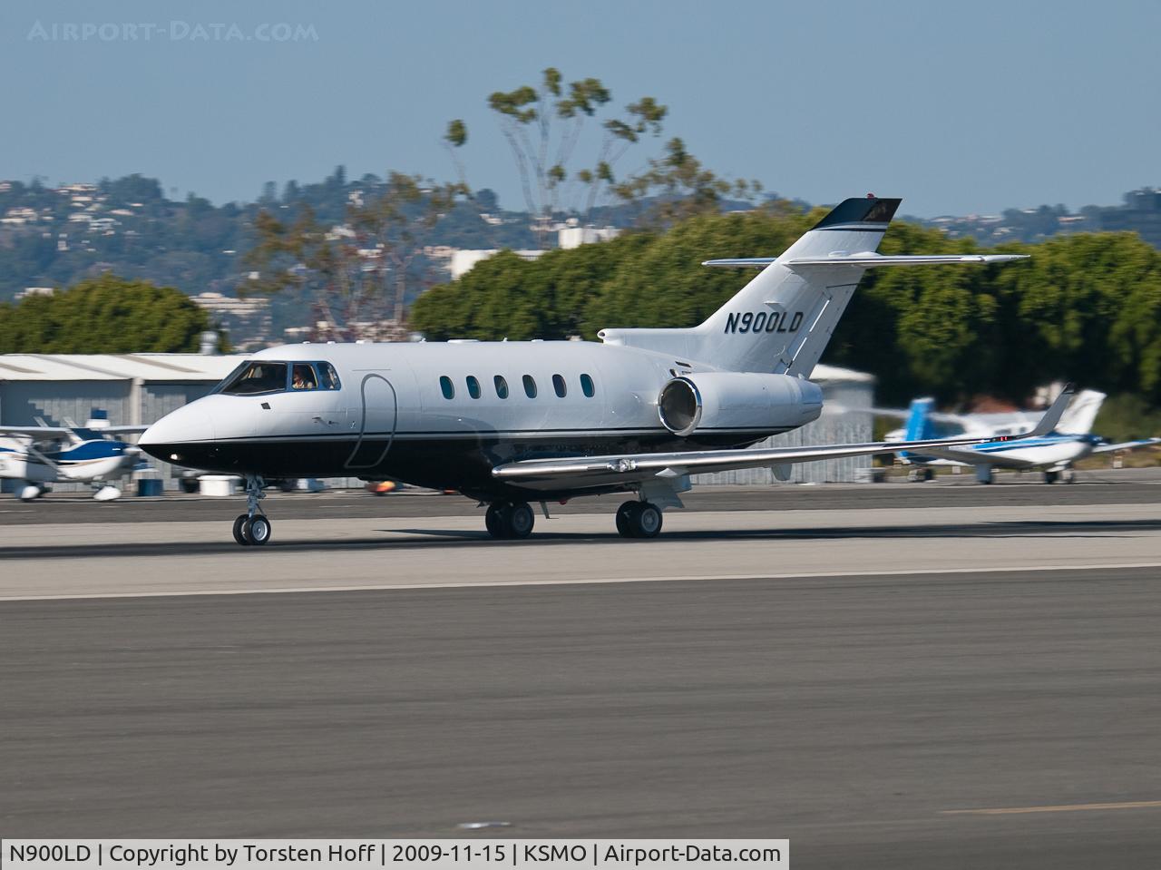N900LD, 2007 Hawker Beechcraft 900XP C/N HA-0008, N900LD departing from RWY 21