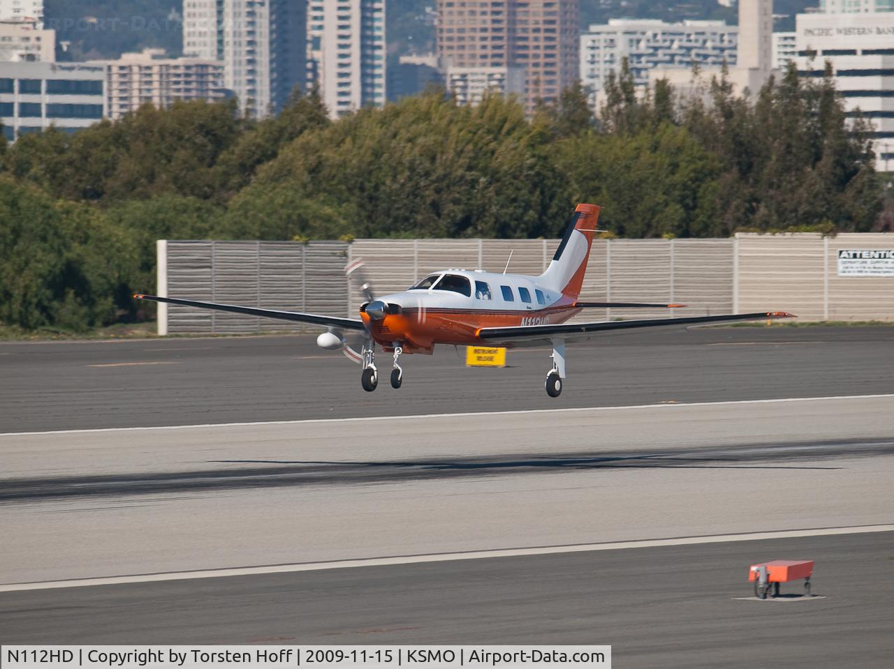N112HD, 2000 Piper PA-46-350P Malibu Mirage C/N 4636260, N112HD arriving on RWY 21