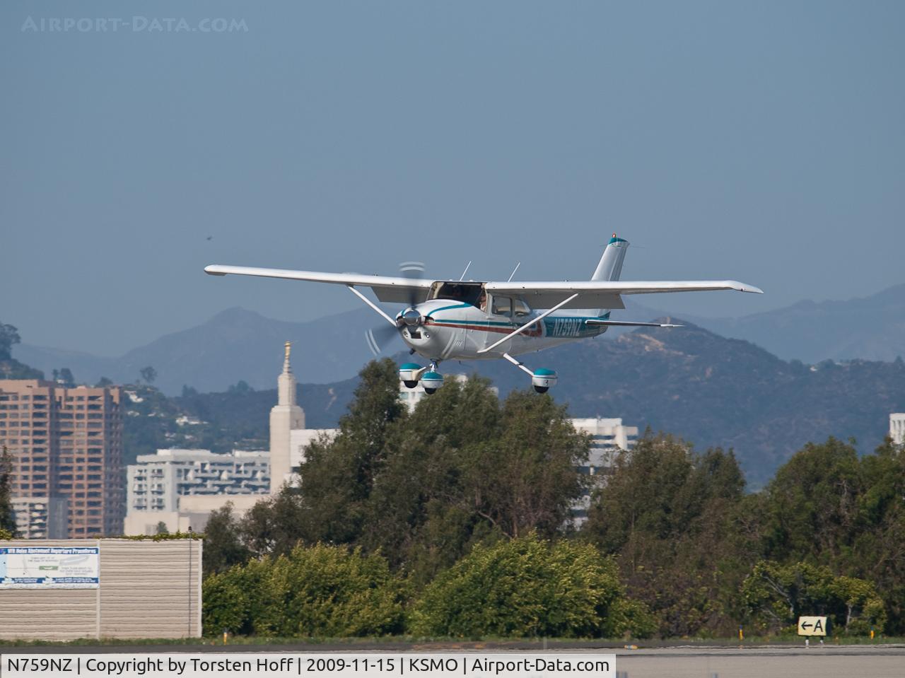 N759NZ, 1977 Cessna 182Q Skylane C/N 18266139, N759NZ arriving on RWY 21