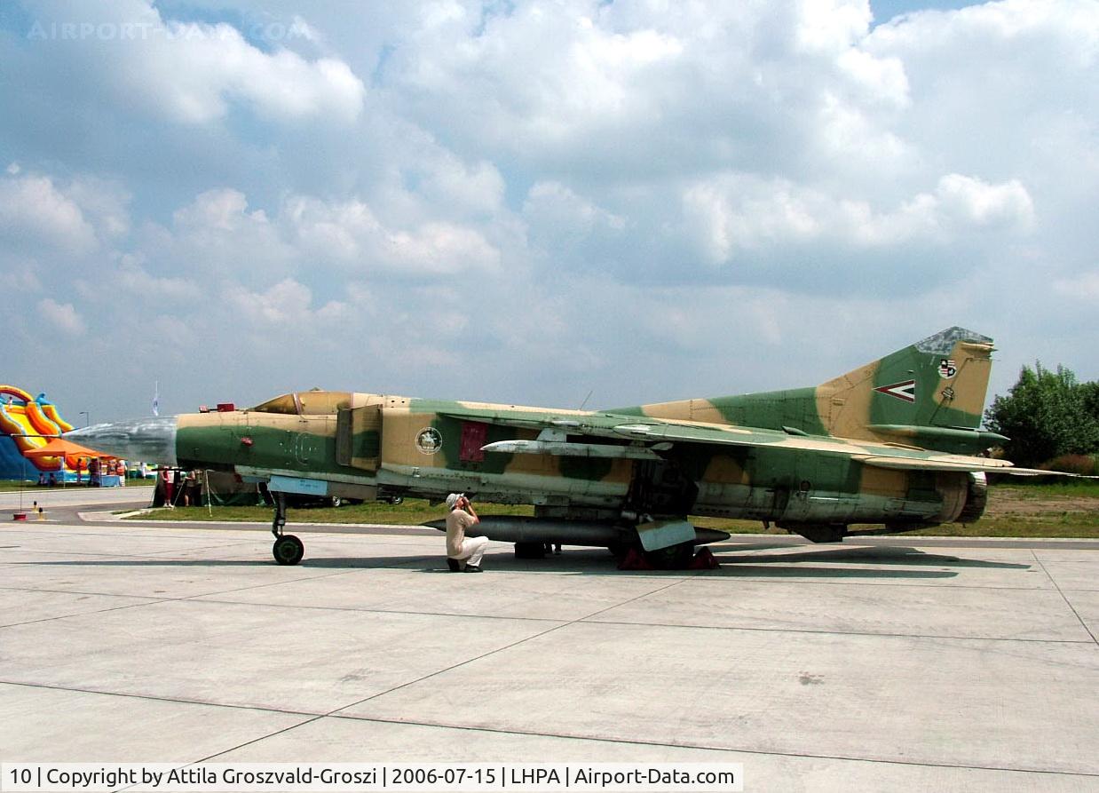 10, 1979 Mikoyan-Gurevich MiG-23MF C/N 0390217171, Pápa HUNAF Base Airport