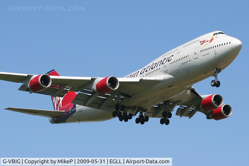 G-VBIG, 1996 Boeing 747-4Q8 C/N 26255, Short final to 09L at Heathrow.