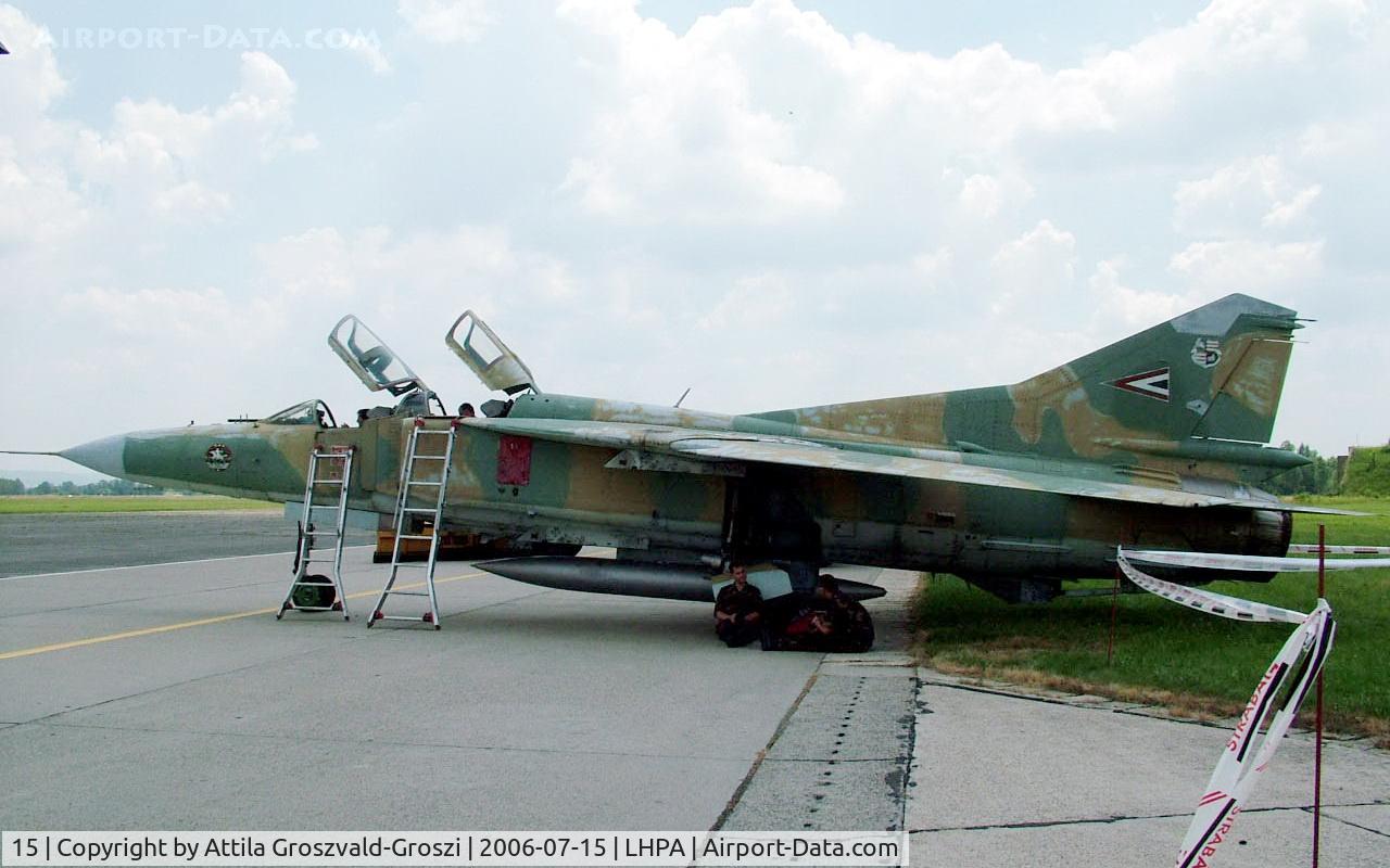 15, 1979 Mikoyan-Gurevich MiG-23UB C/N A1037926, Pápa HUNAF Base Airport