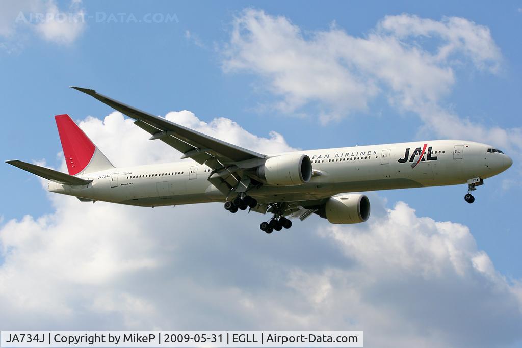 JA734J, 2005 Boeing 777-346/ER C/N 32433, Short final to 09L at Heathrow.