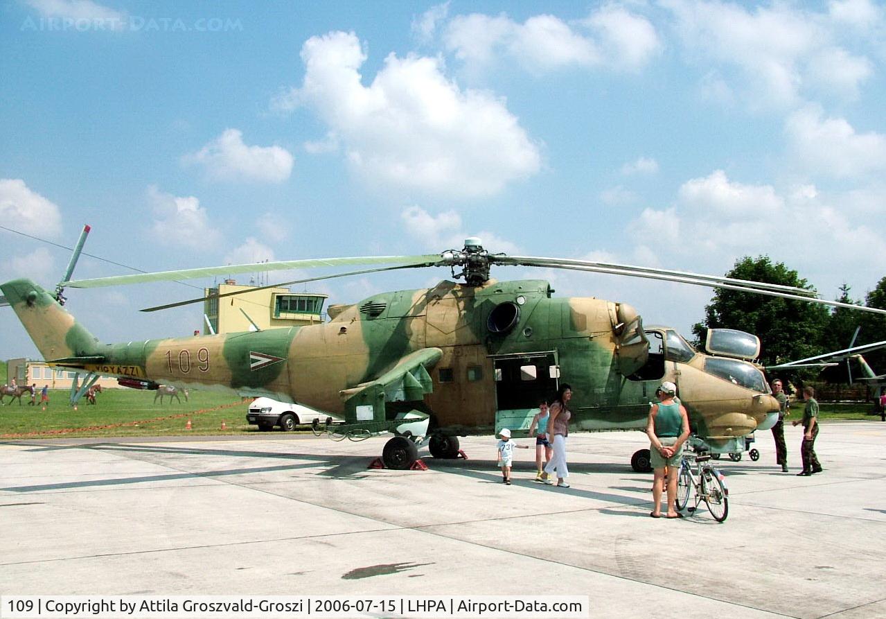 109, 1980 Mil Mi-24D Hind D C/N K20109, Pápa HUNAF Base Airport