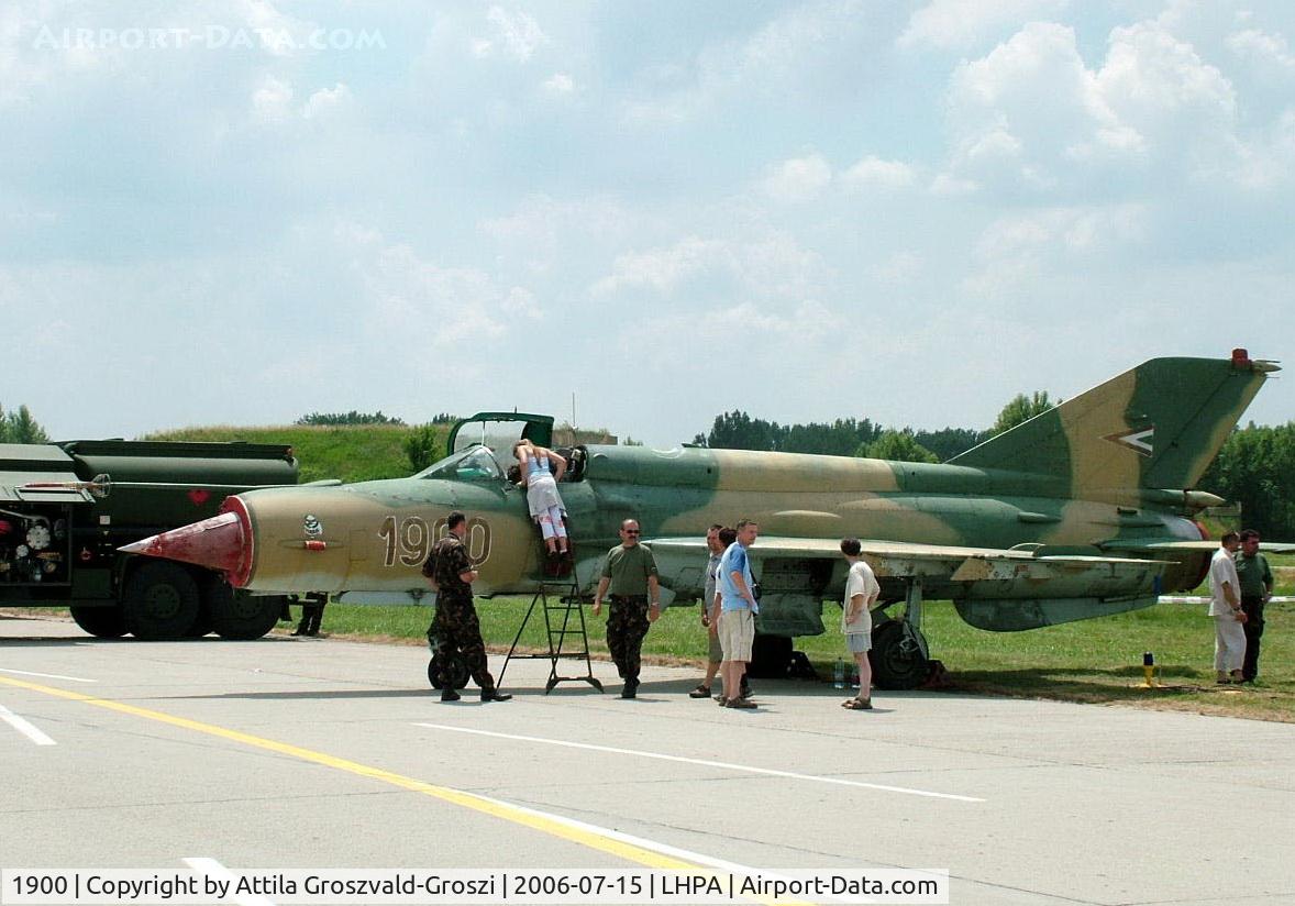1900, 1978 Mikoyan-Gurevich MiG-21Bis SAU C/N N75061900, Pápa HUNAF Base Airport