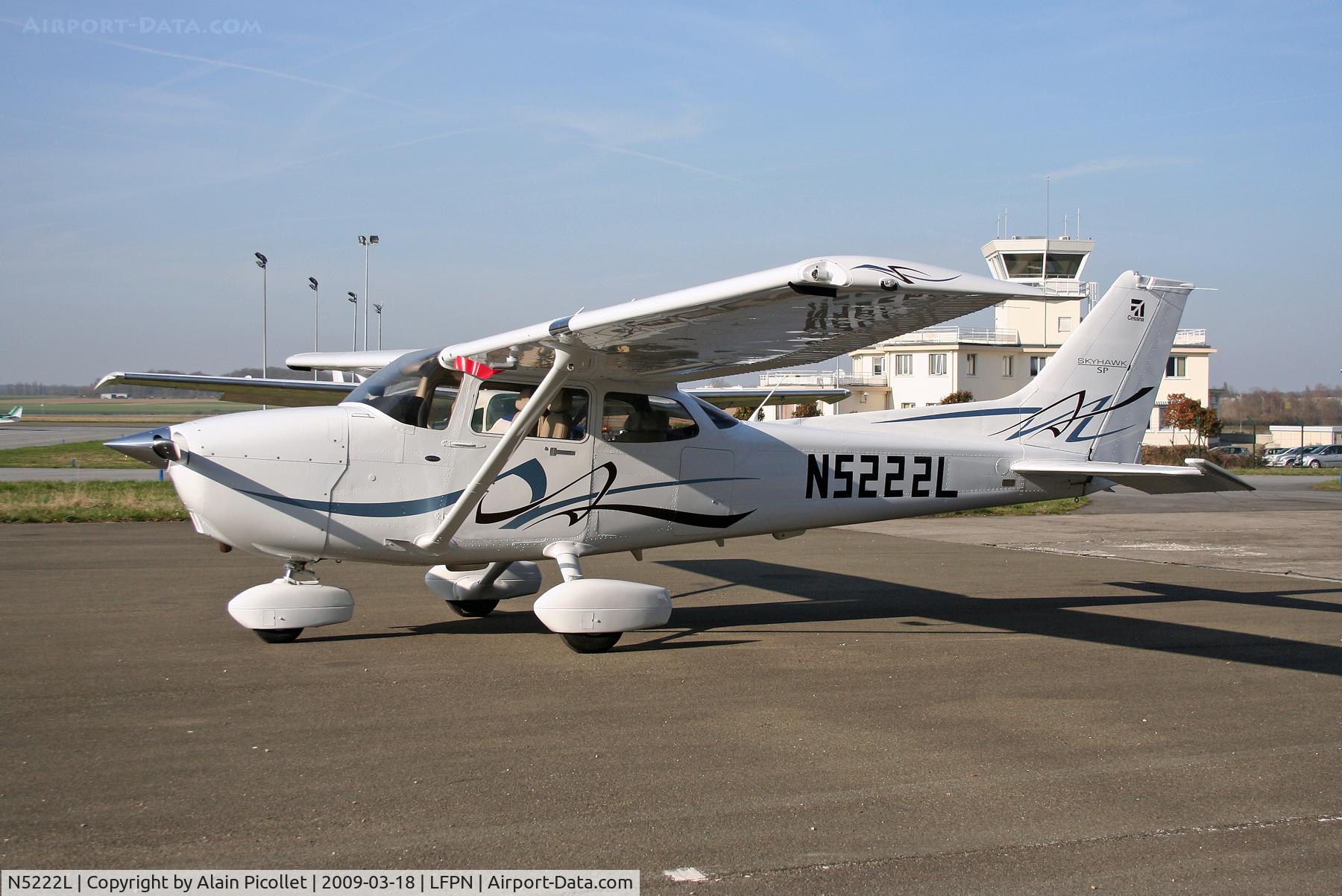 N5222L, Cessna 172S C/N 172S10863, standing in the parking
