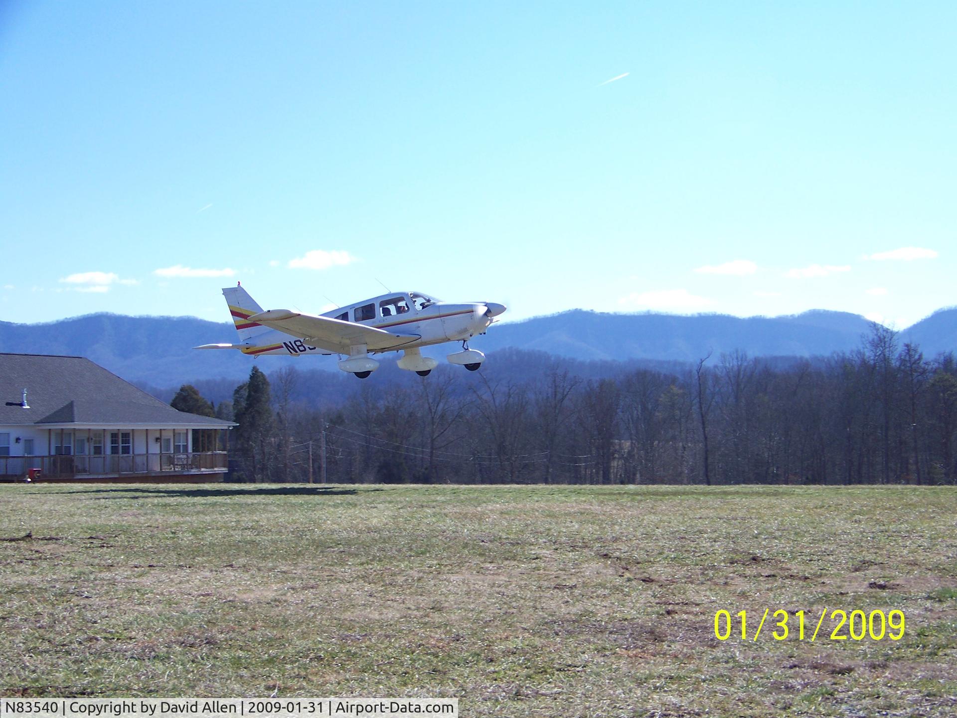 N83540, 1981 Piper PA-28-181 C/N 28-8190190, Lift-off at TN20