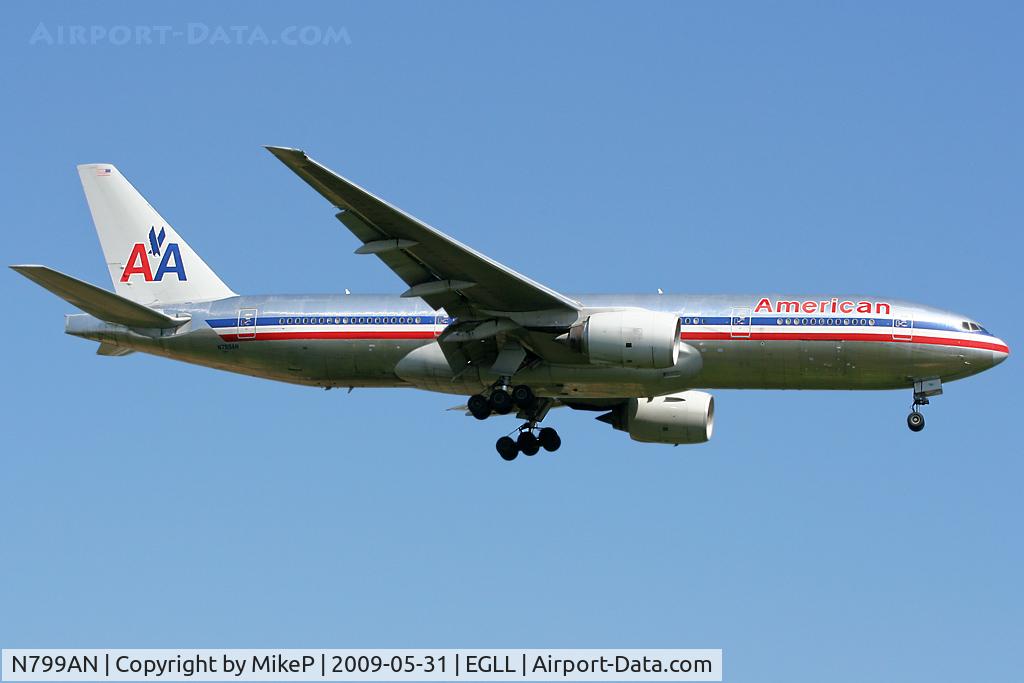 N799AN, 2001 Boeing 777-223 C/N 30258, Short final to 09L at Heathrow.