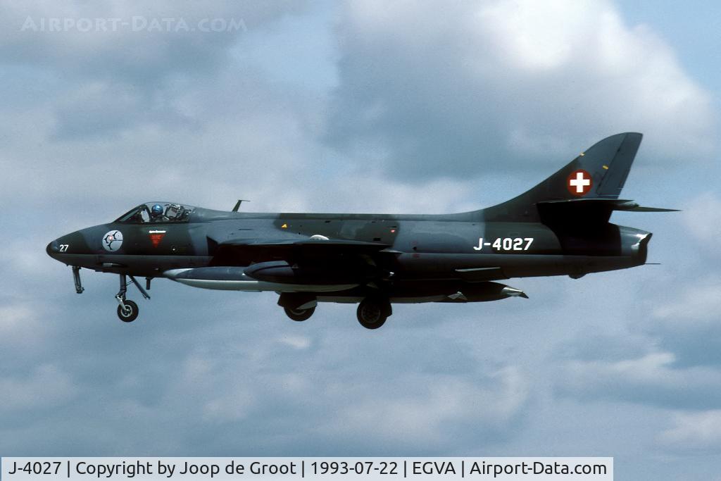 J-4027, Hawker Hunter F.58A C/N 41H-697393, arrival of the Patrouille Suisse for the IAT 1993.