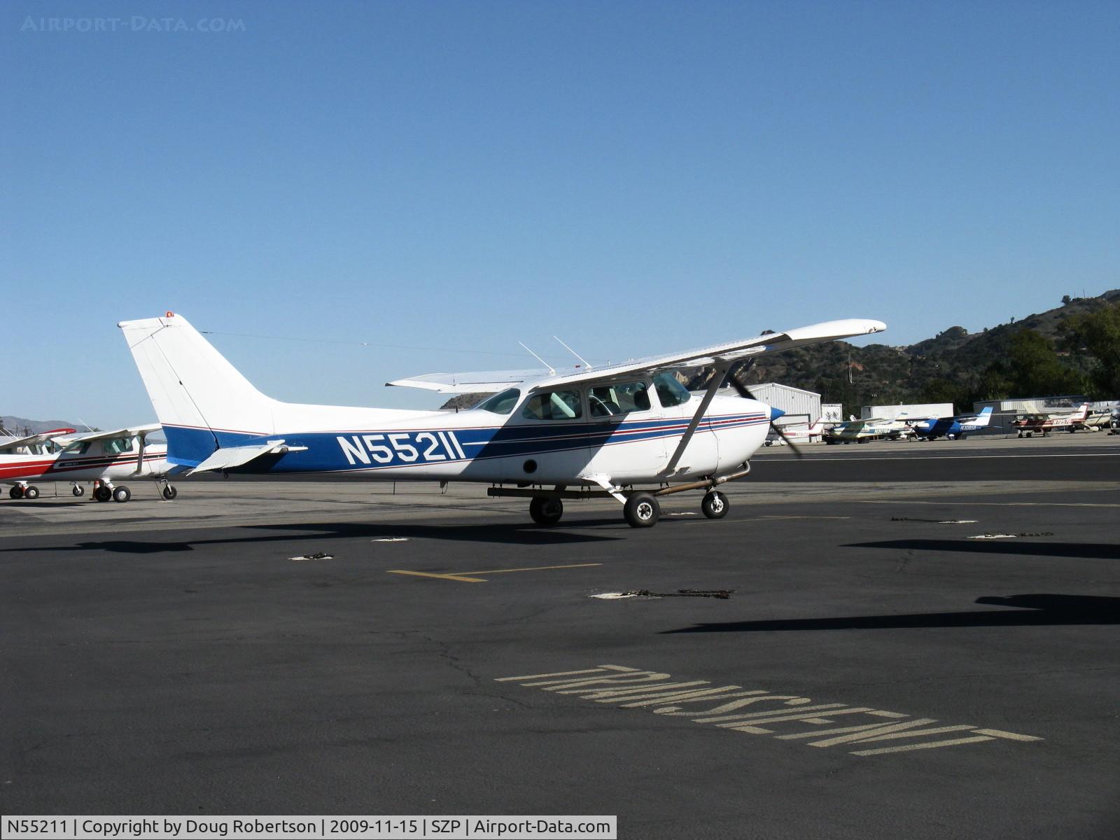 N55211, 1981 Cessna 172P C/N 17275135, 1981 Cessna 172P, Lycoming O-320-D2J 160 Hp four cylinder engine with really long exhaust pipe mod