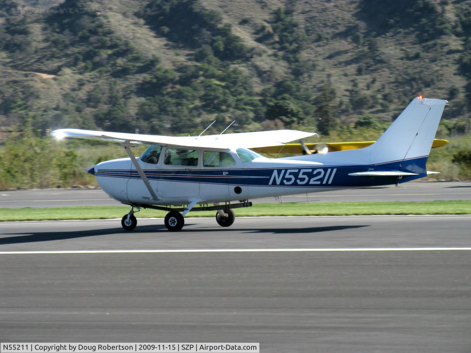 N55211, 1981 Cessna 172P C/N 17275135, 1981 Cessna 172P, Lycoming O-320-D2J 160 Hp with really long exhaust pipe mod, takeoff roll Rwy 04