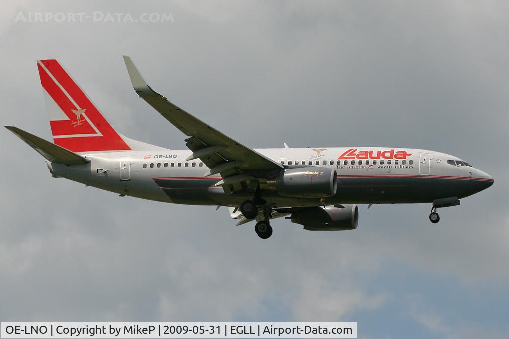 OE-LNO, 2001 Boeing 737-7Z9 C/N 30419, Short final to 09L at Heathrow.