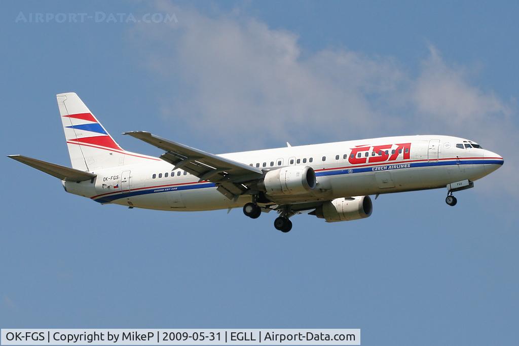 OK-FGS, 2000 Boeing 737-45S C/N 28478, Short final to 09L at Heathrow.