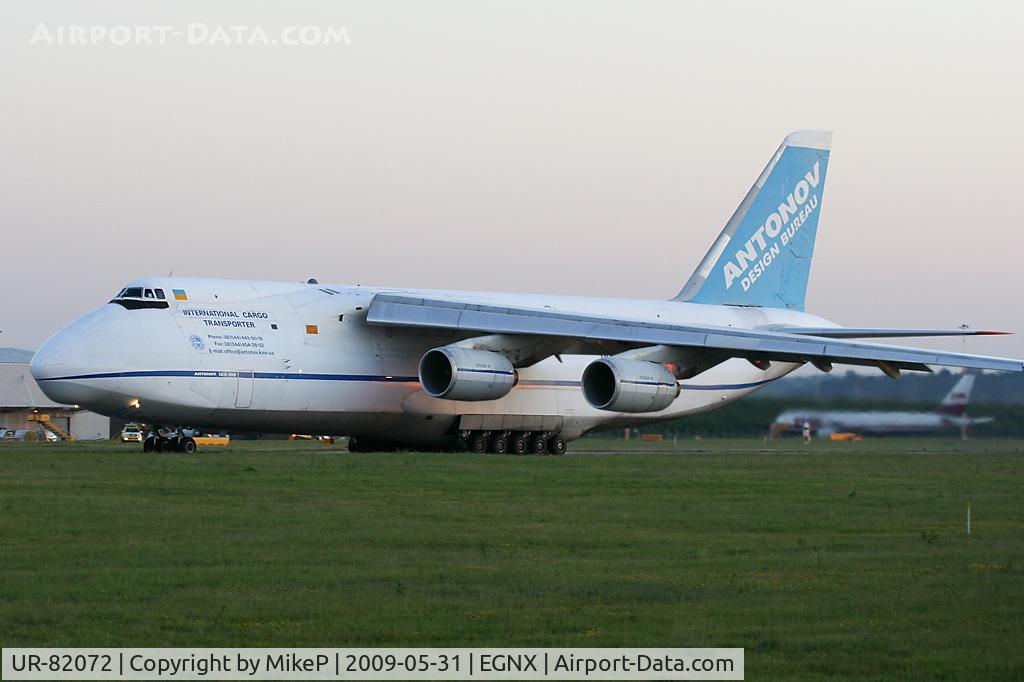 UR-82072, 1993 Antonov An-124-100 Ruslan C/N 9773053359136, Rolling down Runway 09.