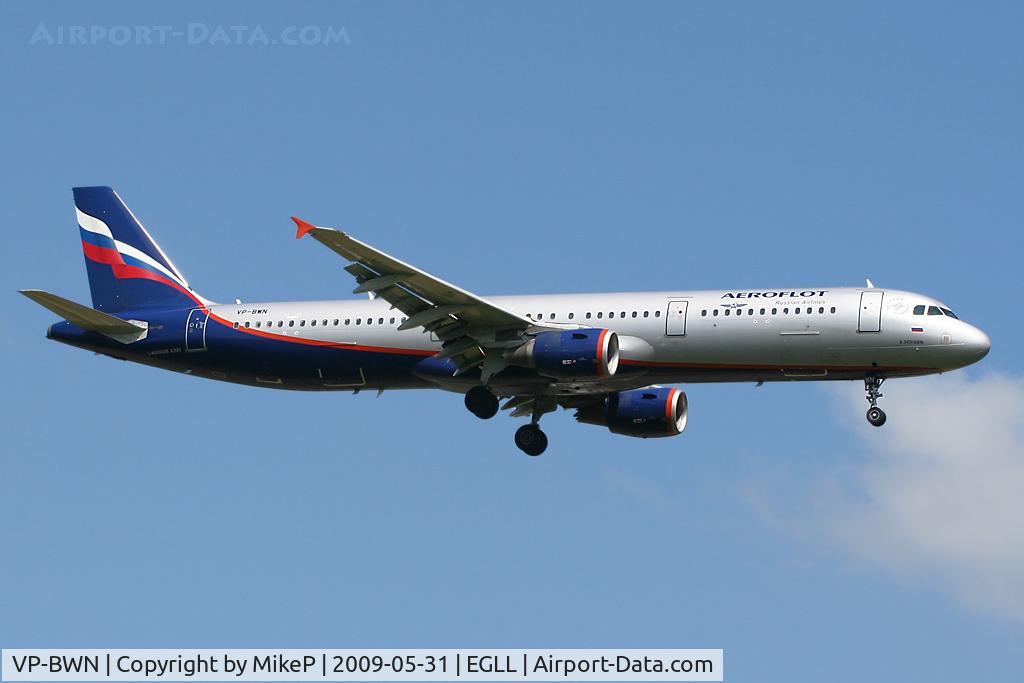 VP-BWN, 2004 Airbus A321-211 C/N 2330, Short final for Runway 09L at Heathrow.