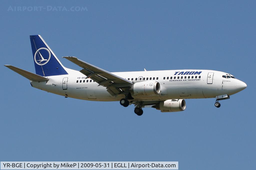 YR-BGE, 1994 Boeing 737-38J C/N 27395/2671, Short final for Runway 09L at Heathrow.