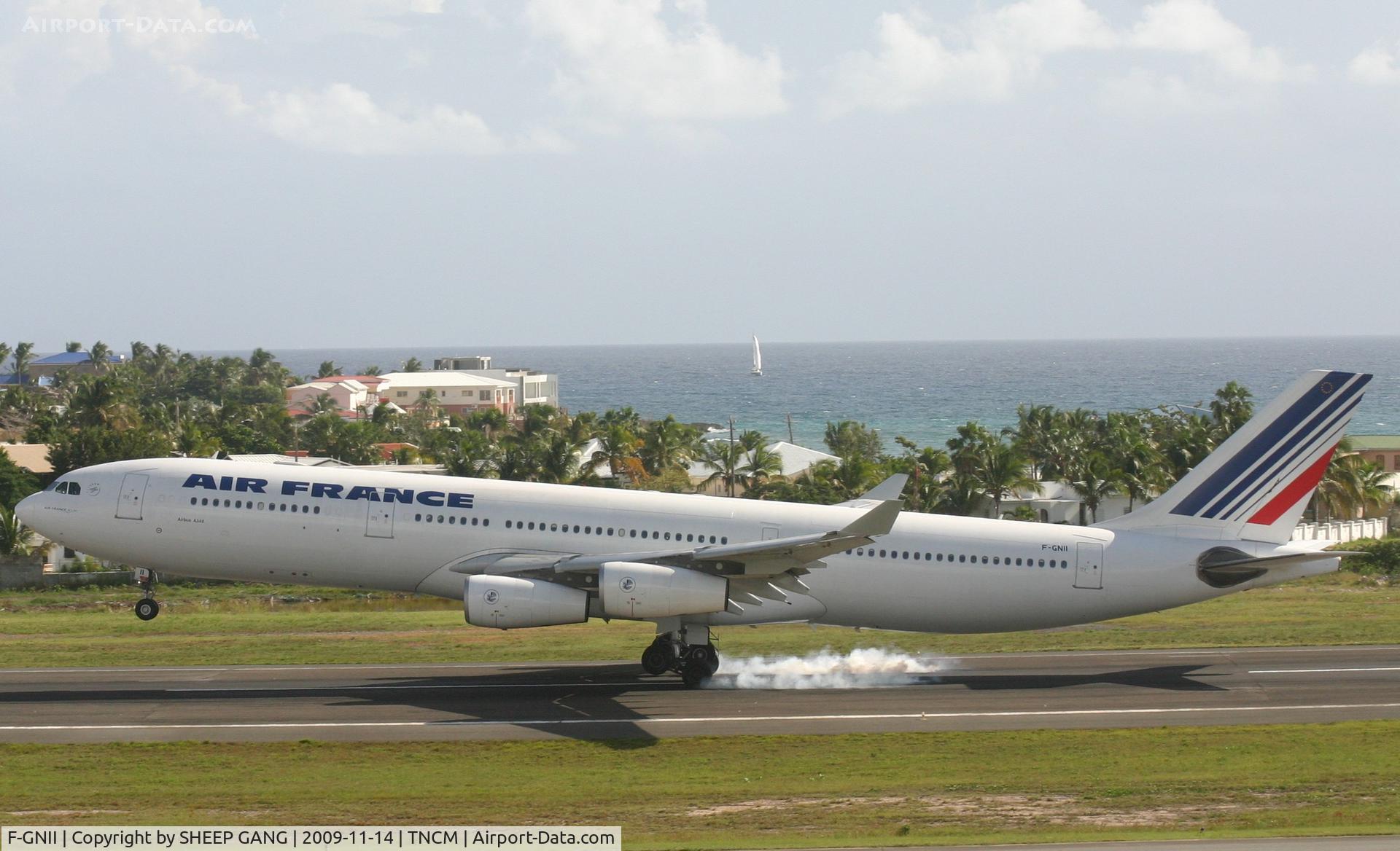 F-GNII, 2001 Airbus A340-313X C/N 399, Touch down for airfrance