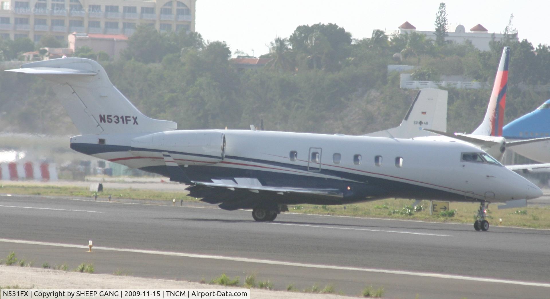 N531FX, 2007 Bombardier Challenger 300 (BD-100-1A10) C/N 20150, N531fx just landed at tncm