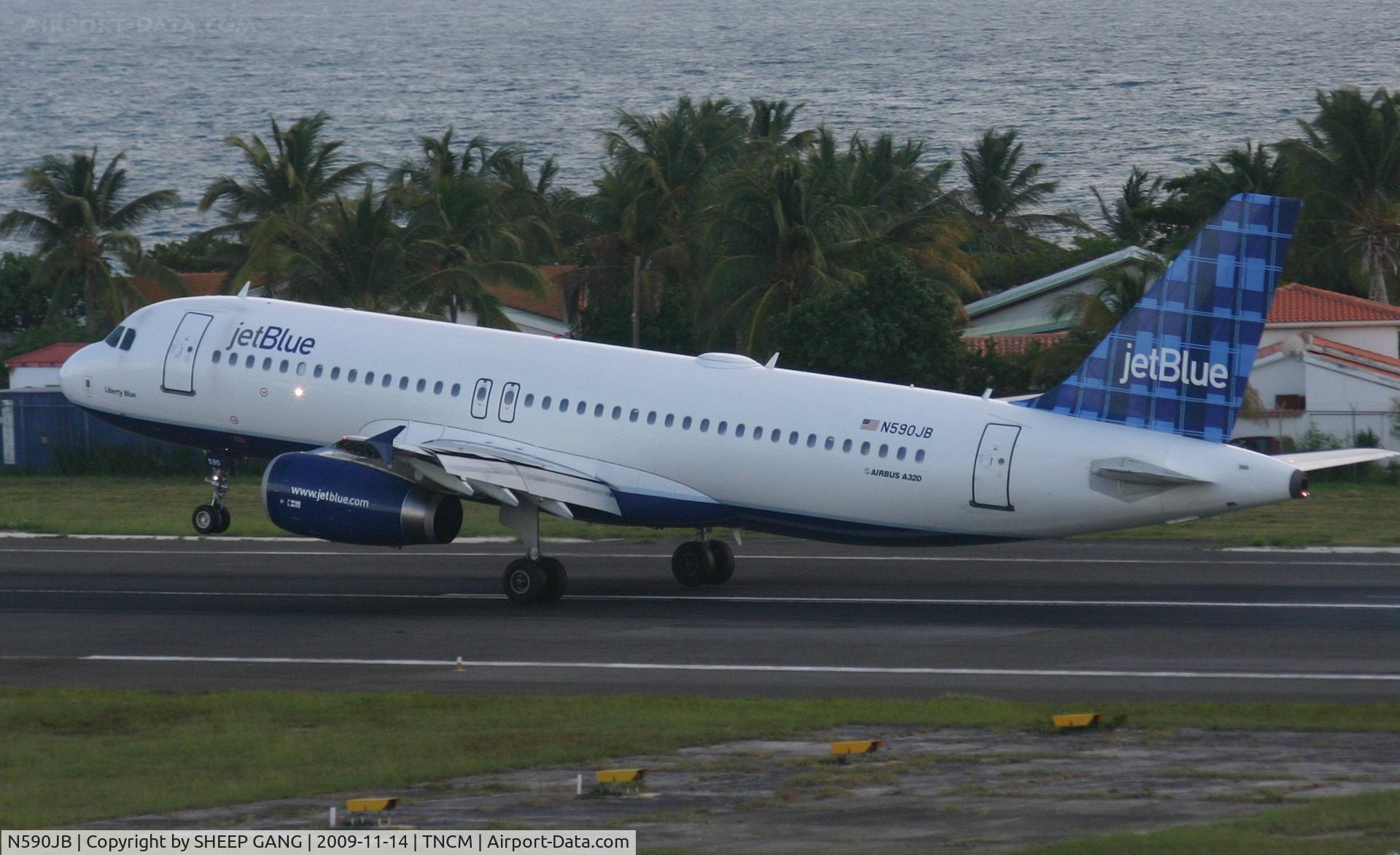 N590JB, 2004 Airbus A320-232 C/N 2231, N590JB Landing at tncm