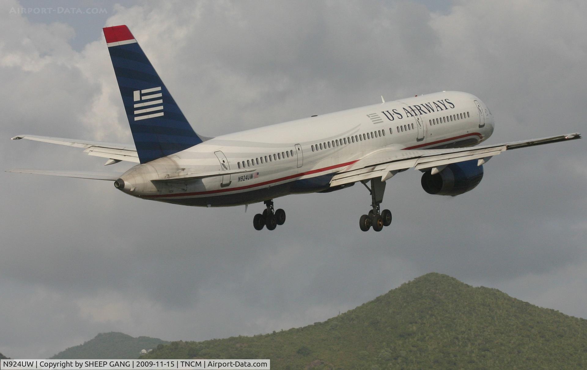 N924UW, 1983 Boeing 757-225 C/N 22204, rotating out of tncm