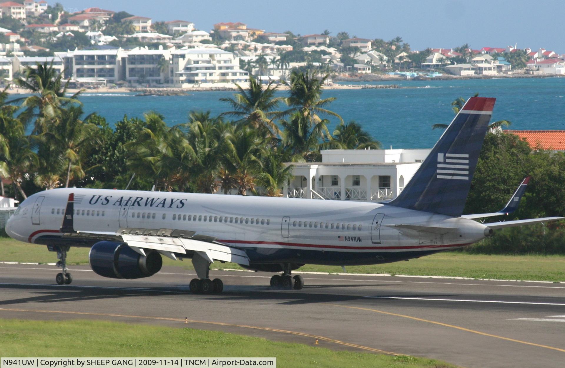 N941UW, 1995 Boeing 757-2B7 C/N 27806, just landed at tncm and rolling out