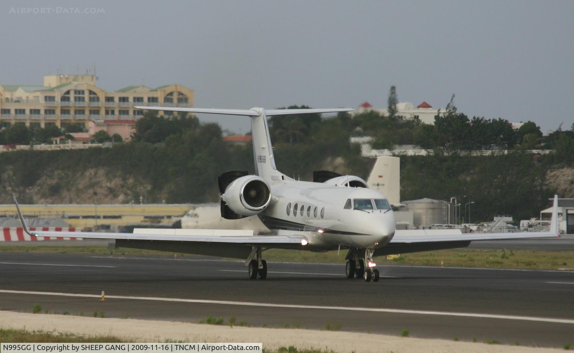 N995GG, 1988 Gulfstream Aerospace G-IV C/N 1074, just landed at tncm