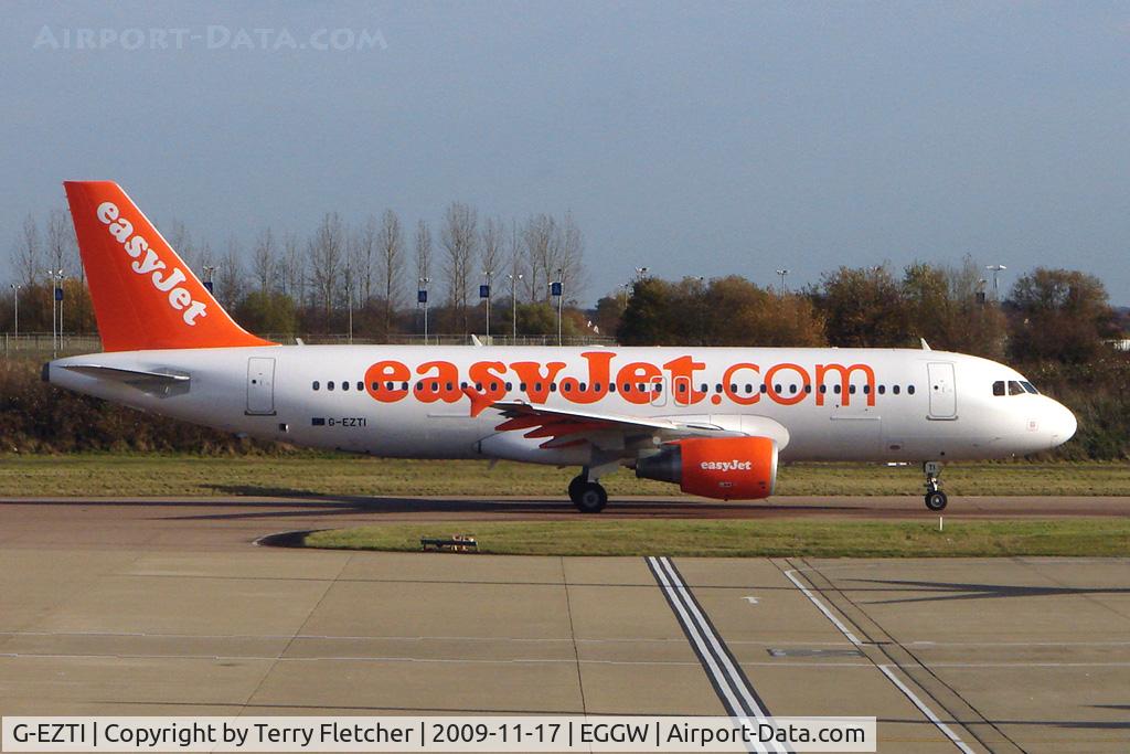 G-EZTI, 2009 Airbus A320-214 C/N 3975, Easyjet have started operating their Airbus 320's out of Luton now