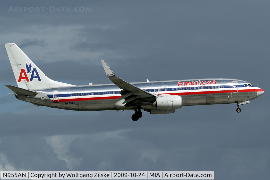 N955AN, 2001 Boeing 737-823 C/N 29540, visitor