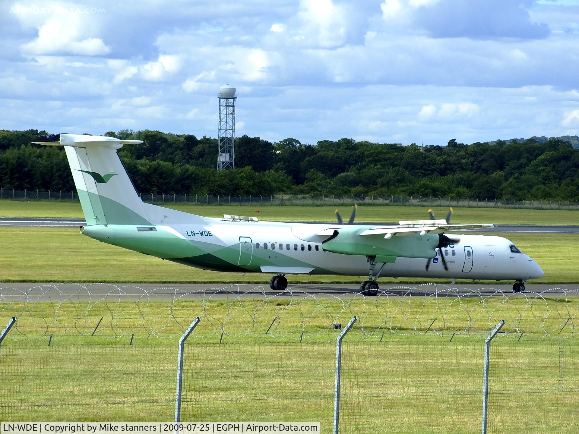 LN-WDE, 2007 De Havilland Canada DHC-8-402Q Dash 8 C/N 4183, Wilderoe Dash8 arriving at EDI