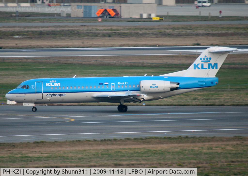 PH-KZI, 1997 Fokker 70 (F-28-0070) C/N 11579, Landing rwy 32L