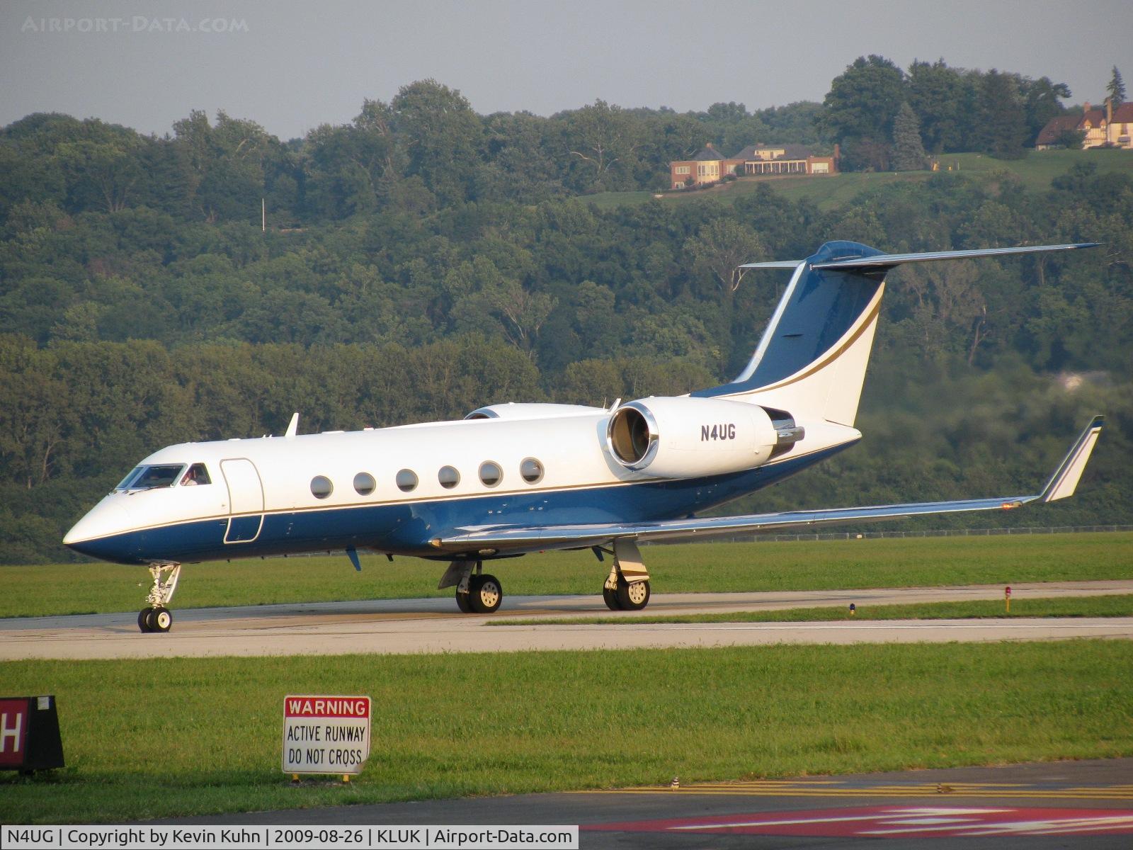 N4UG, 1995 Gulfstream Aerospace G-IV C/N 1259, P&G Gulfstream making a rare close-up appearance