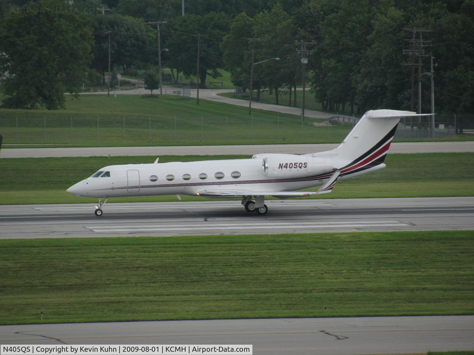 N405QS, 2006 Gulfstream Aerospace GIV-X (G450) C/N 4054, rolling down 28R