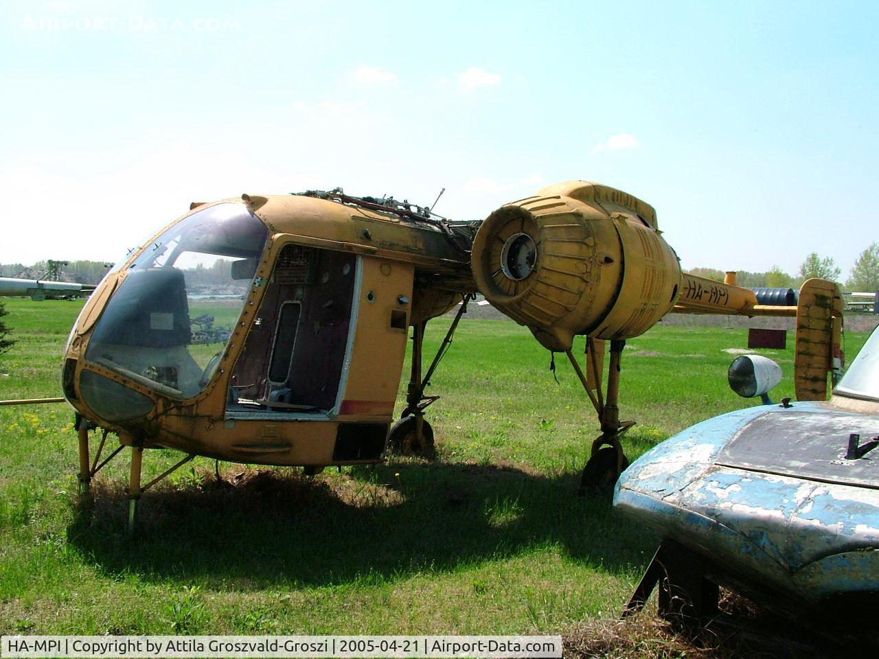 HA-MPI, 1977 Kamov Ka-26 Hoodlum C/N 7706307, Alsonemedi Wreck Ranch name in a collection, a quite bad state. They transported it onto unknown place since then.