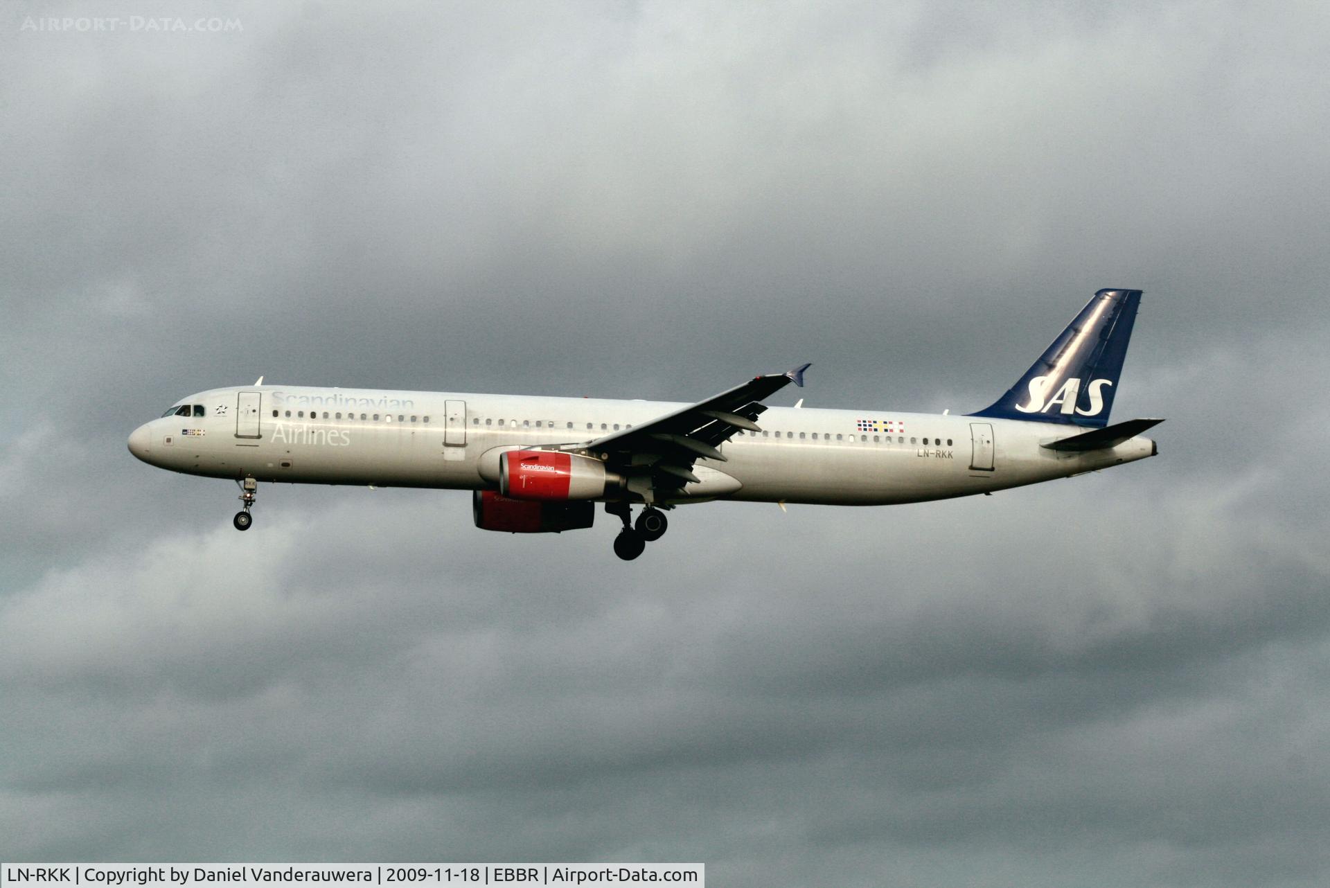 LN-RKK, 2002 Airbus A321-232 C/N 1848, arrival of flight SK593 to rwy 25L