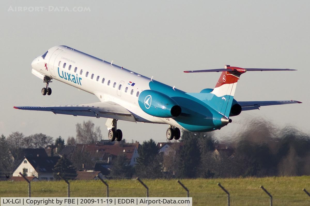 LX-LGI, 2000 Embraer EMB-145LU (ERJ-145LU) C/N 145369, lift off from RW27