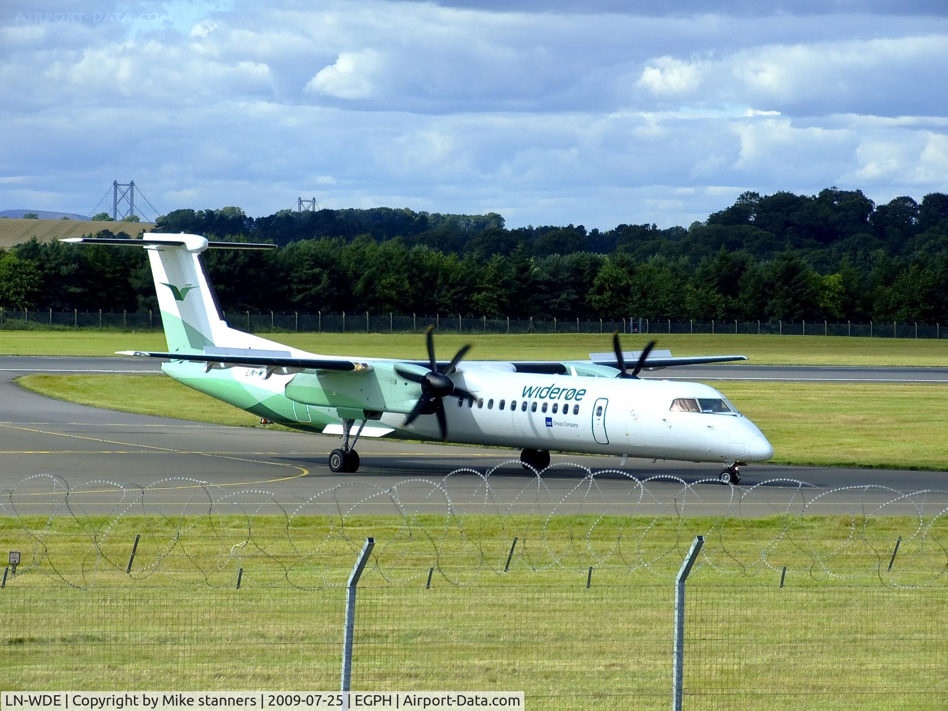 LN-WDE, 2007 De Havilland Canada DHC-8-402Q Dash 8 C/N 4183, LN-WDE Arriving at EDI,First photo in database