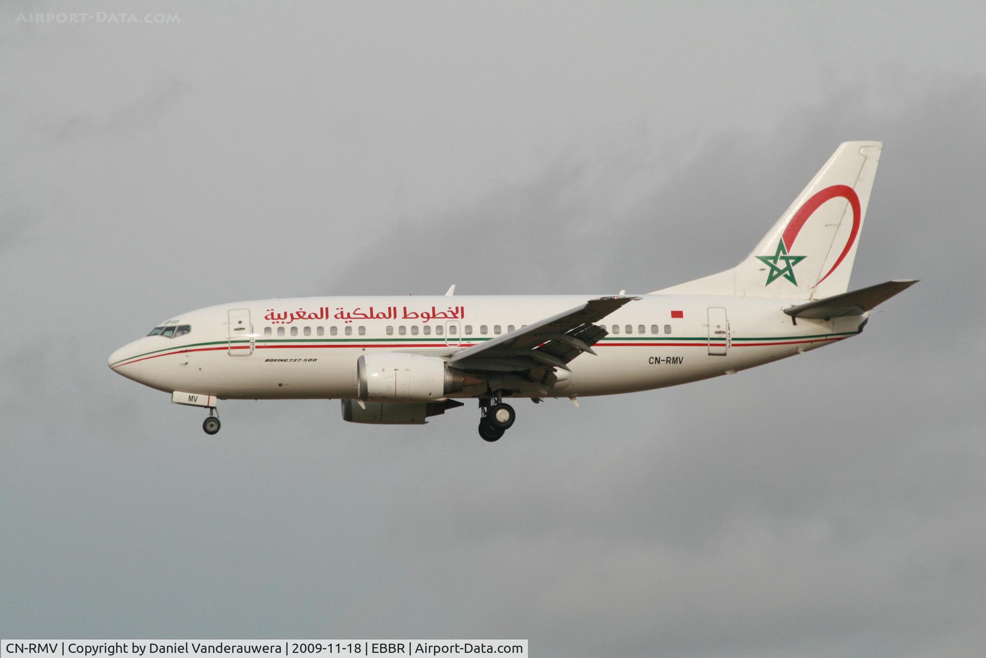 CN-RMV, 1991 Boeing 737-5B6 C/N 25317, arrival of flight AT676 to rwy 25L
