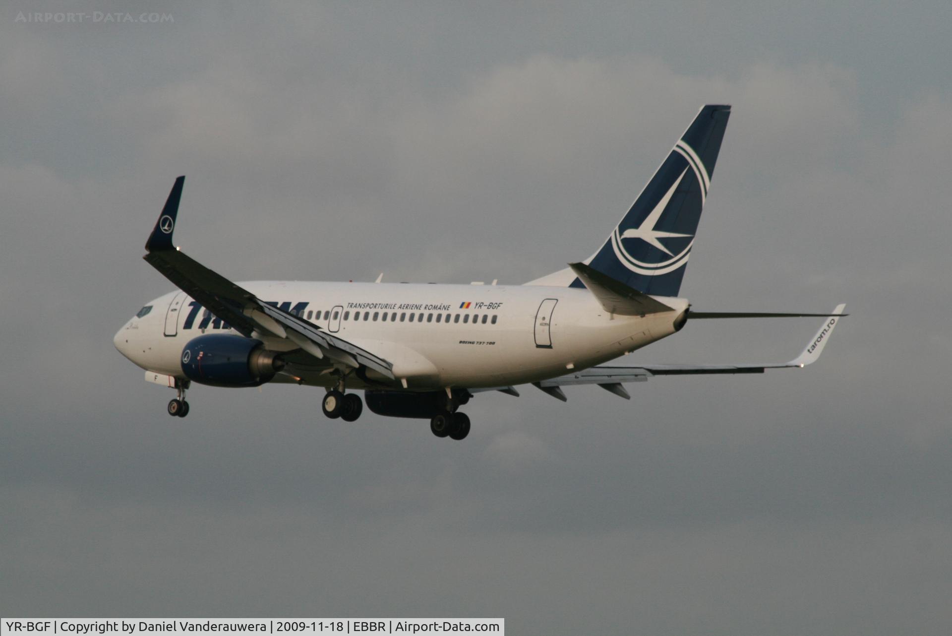 YR-BGF, 2001 Boeing 737-78J C/N 28440, several seconds before landing on rwy 25L