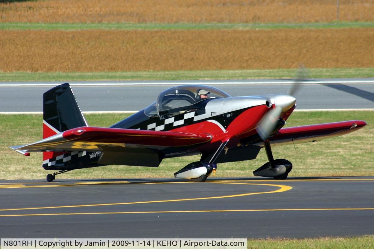 N801RH, 2006 Vans RV-7 C/N 71288, Taxiing up the hill to the ramp during a fly-in.