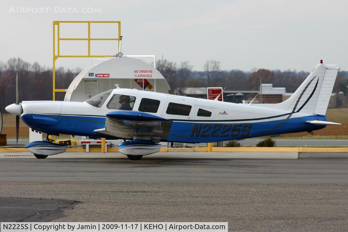 N2225S, 1979 Piper PA-32-300 Cherokee Six C/N 32-7940058, In front of the pumps.