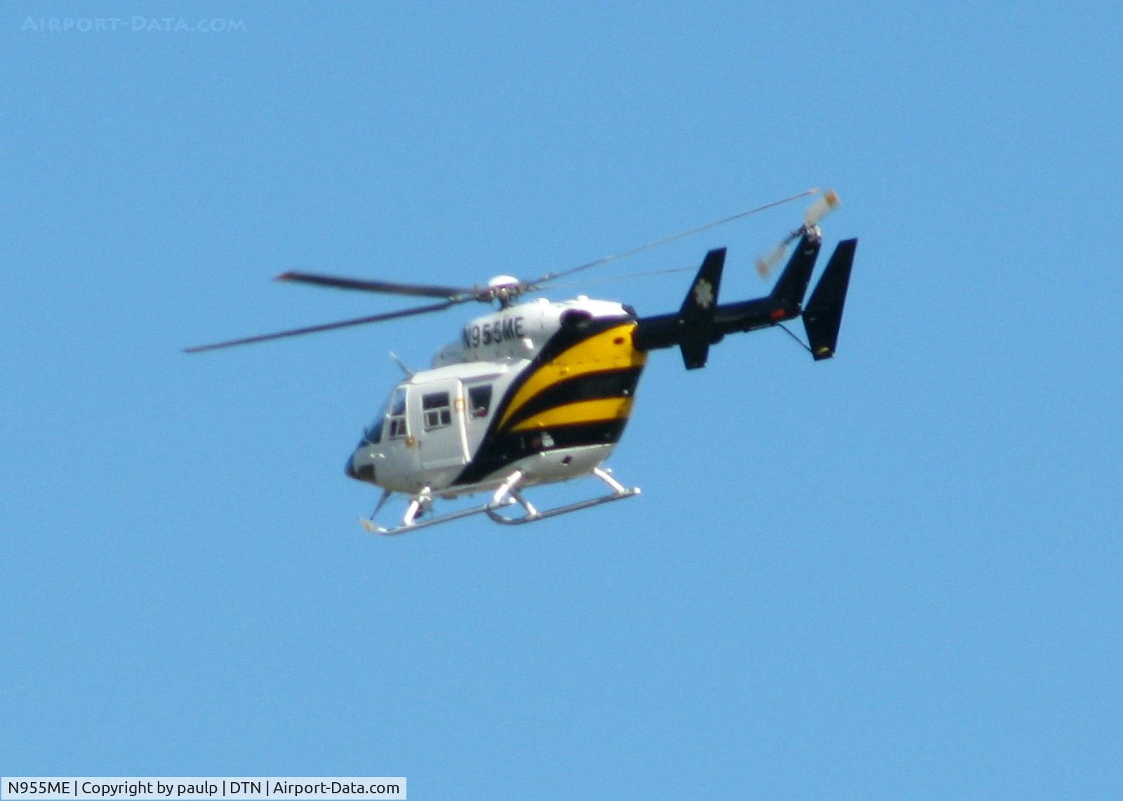 N955ME, 1991 Eurocopter-Kawasaki BK-117B-2 C/N 7243, Departing Downtown Shreveport.