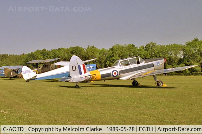 G-AOTD, 1950 De Havilland DHC-1 Chipmunk 22 C/N C1/0040, De Havilland DHC-1 Chipmunk 22 at Old Warden, UK in 1989.
