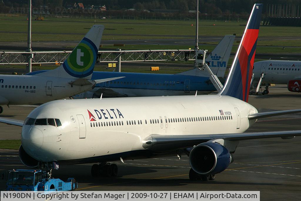 N190DN, 1997 Boeing 767-332 C/N 28447, Delta B763