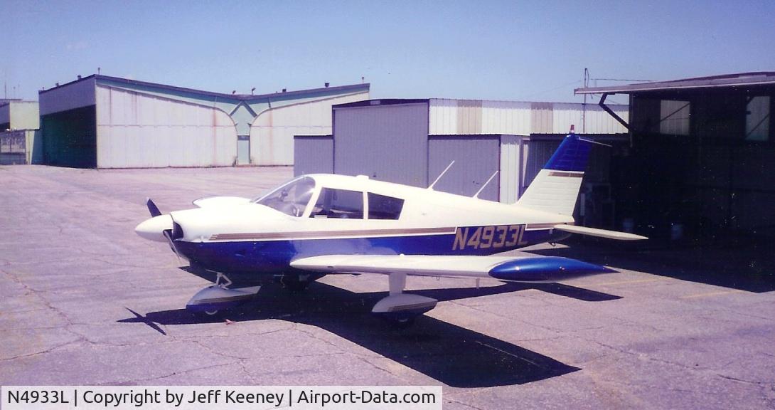 N4933L, 1967 Piper PA-28-180 C/N 28-4301, Just after I painted it, summer 1996.