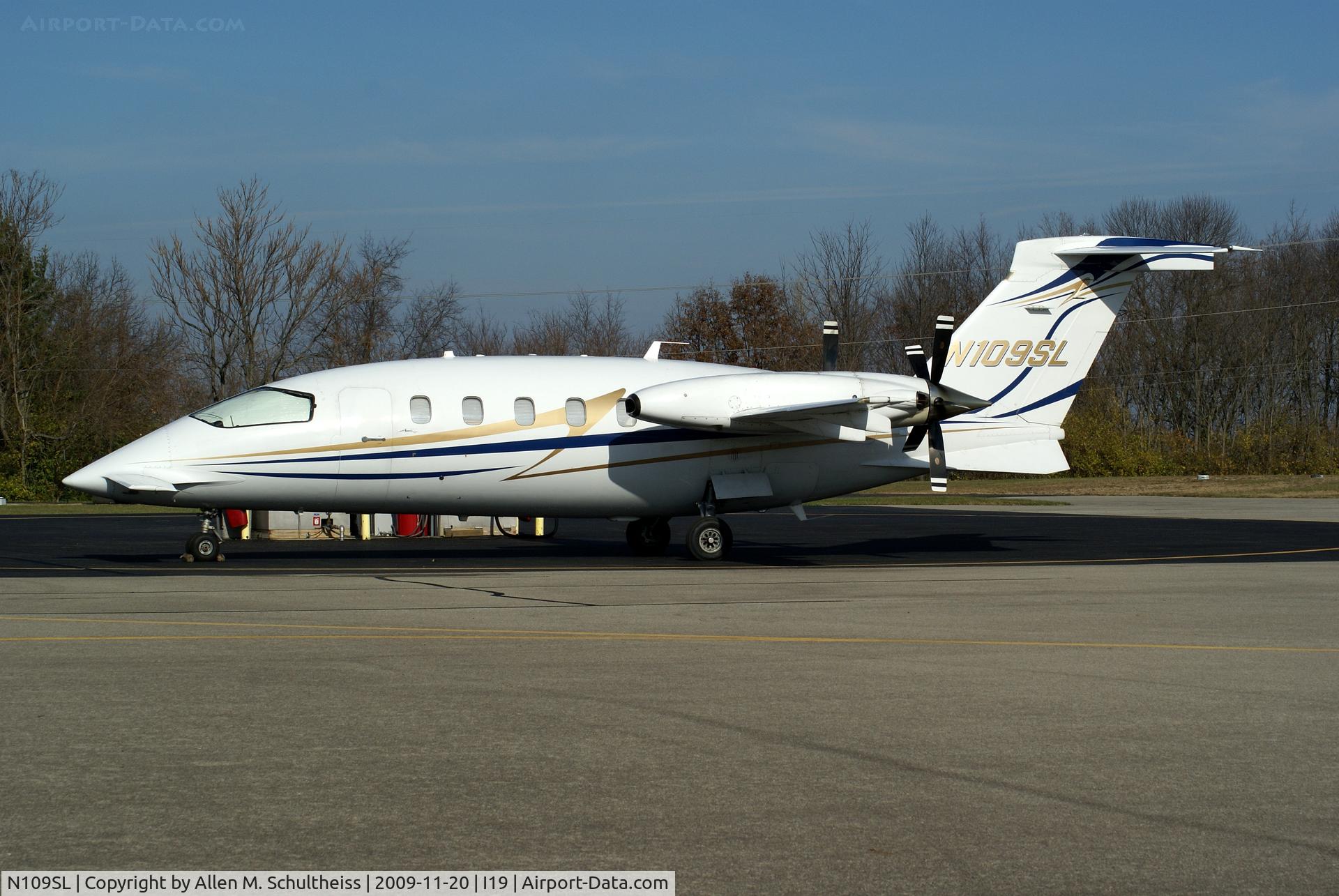 N109SL, 2004 Piaggio P-180 Avanti C/N 1092, 2004 Piaggio P180