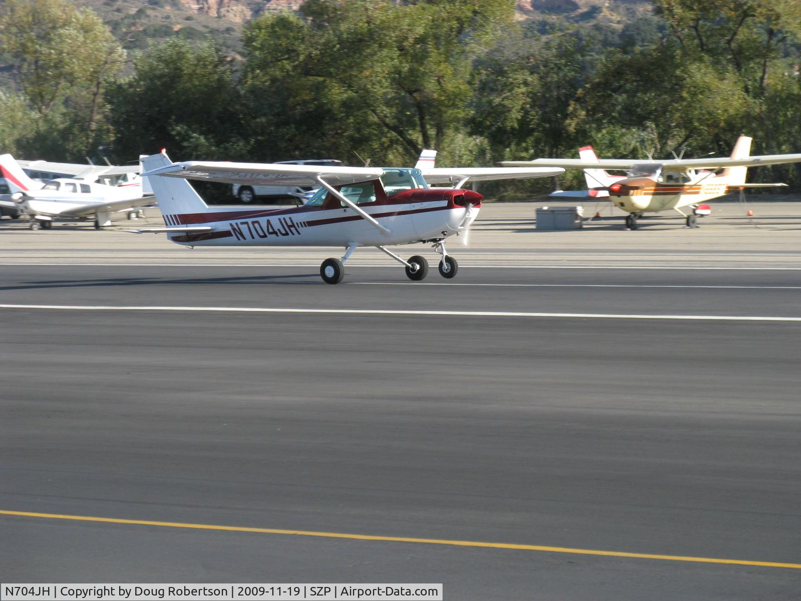 N704JH, 1976 Cessna 150M C/N 15078644, 1976 Cessna 150M, Continental O-200 100 Hp, takeoff roll Rwy 22