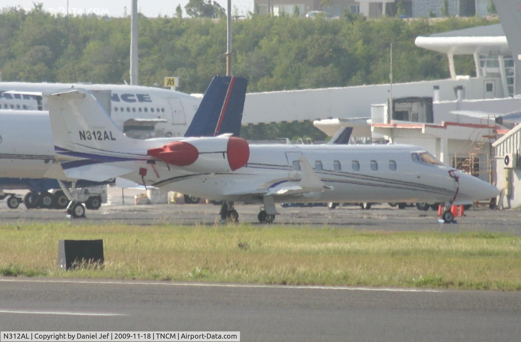 N312AL, 2001 Learjet 60 C/N 225, Laerjet park at the private parking