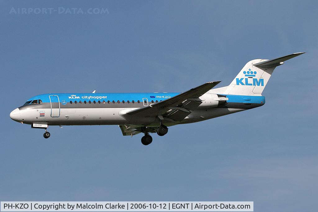 PH-KZO, 1995 Fokker 70 (F-28-0070) C/N 11538, Fokker 70 (F-28-0070) on approach to rwy 25 at Newcastle Airport, UK.